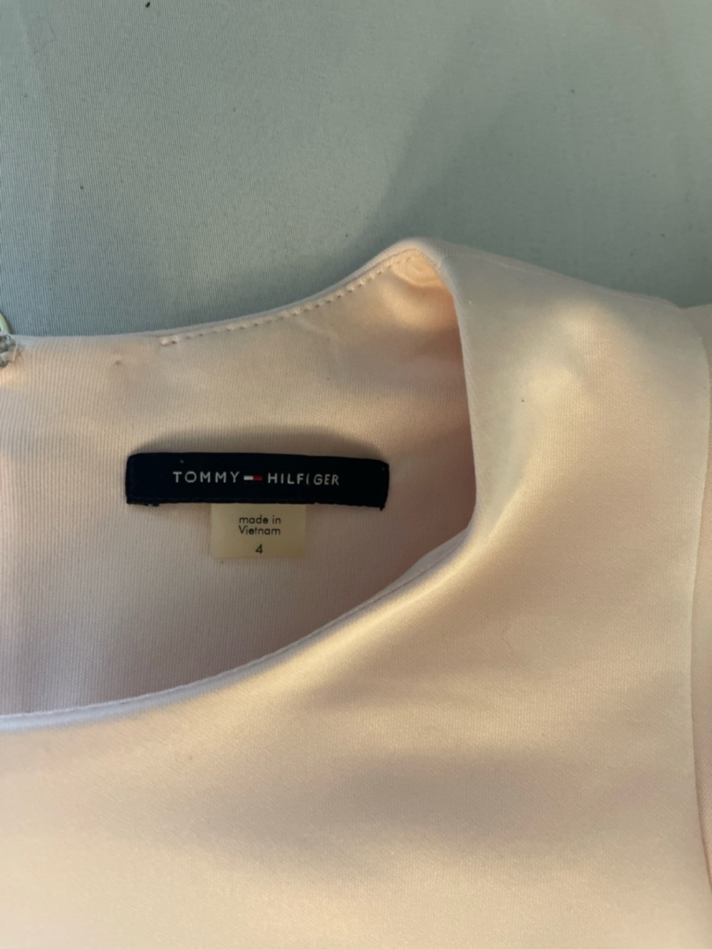 Tommy Hilfiger Blush Pink Flutter Sleeve Sheath Dress Elegant Minimal Size 4 - Picture 9 of 10